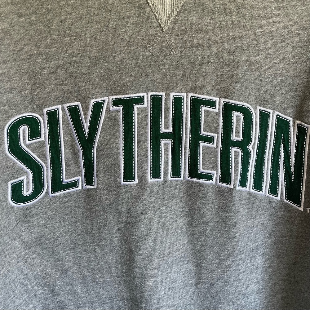 Warner Brothers Universal Studios Slytherin Crew Sweatshirt Unisex NWOT - Picture 10 of 13